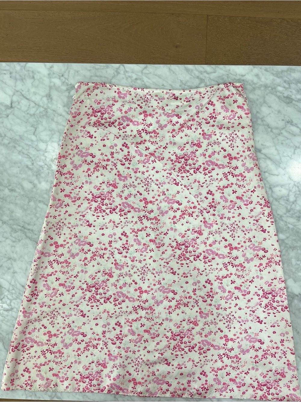 NWT. Jill Stuart Skirt Womens Size 8 Pink Floral 100% cotton,  one flaw see pic